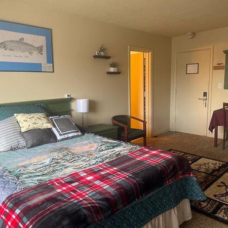 The Kenai Inn Екстер'єр фото